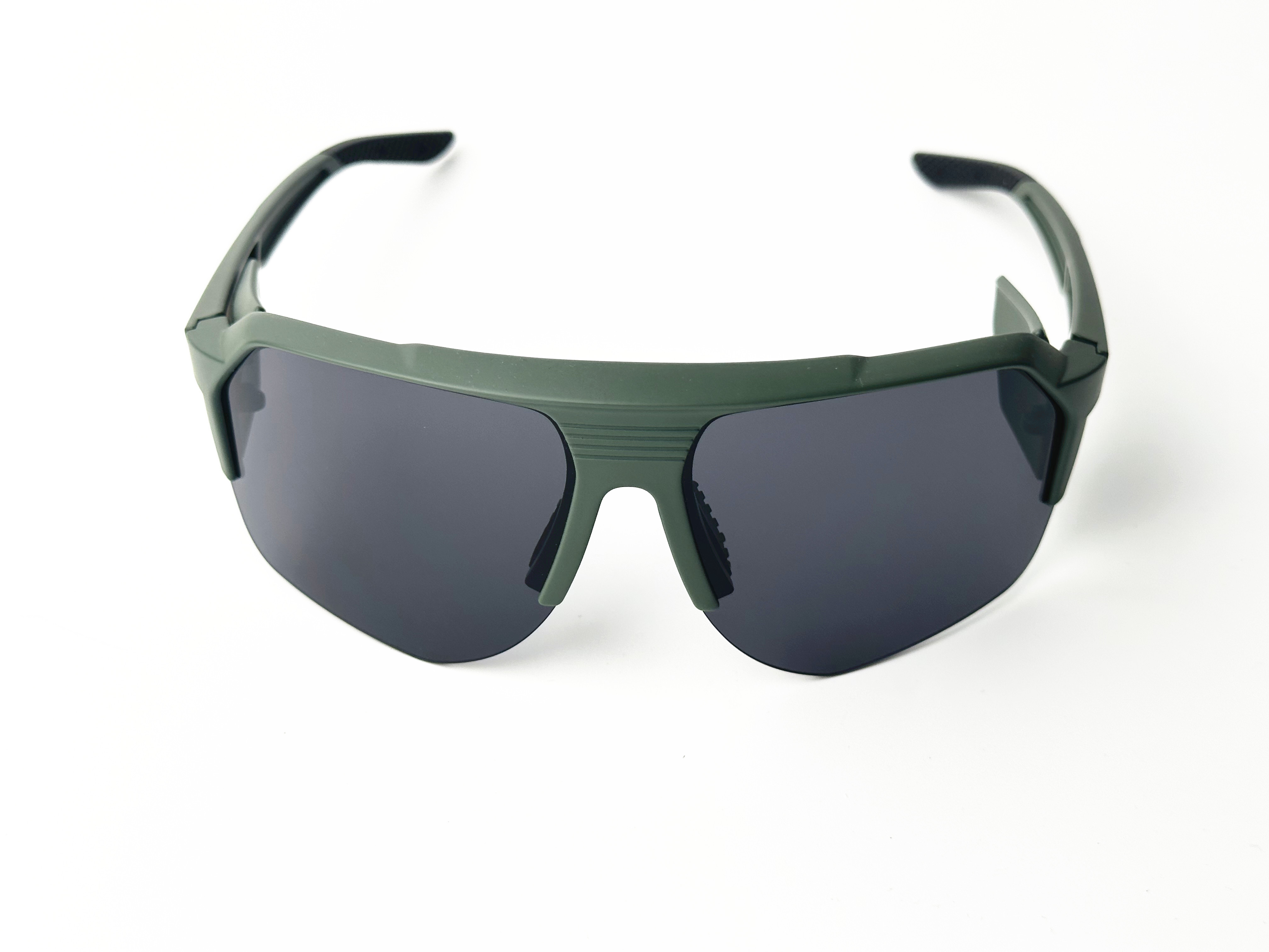 Загляните в будущее: почему стильные очки — необходимый аксессуар