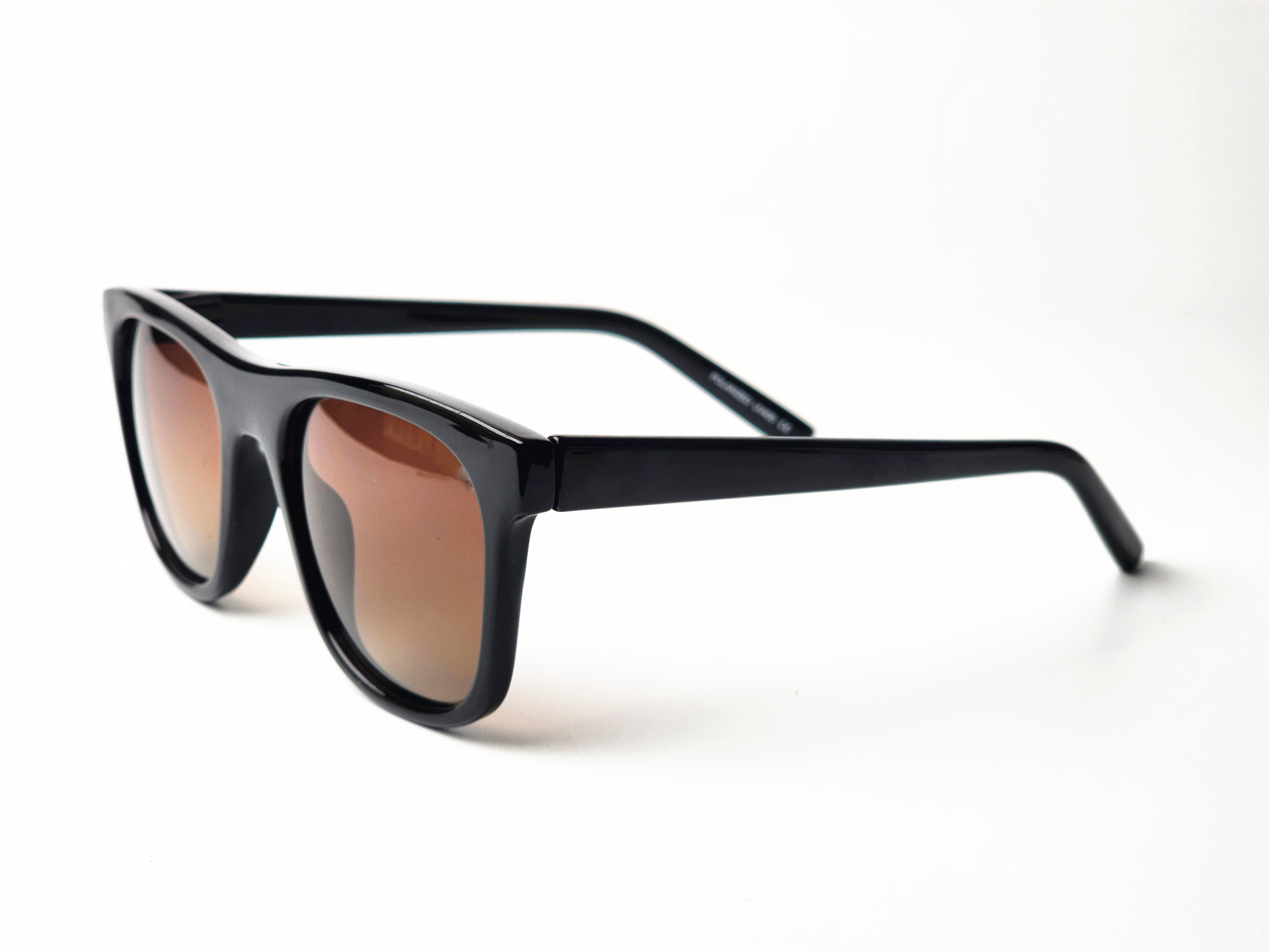 الدليل الشامل للنظارات العصرية: من الأداء إلى الفخامة