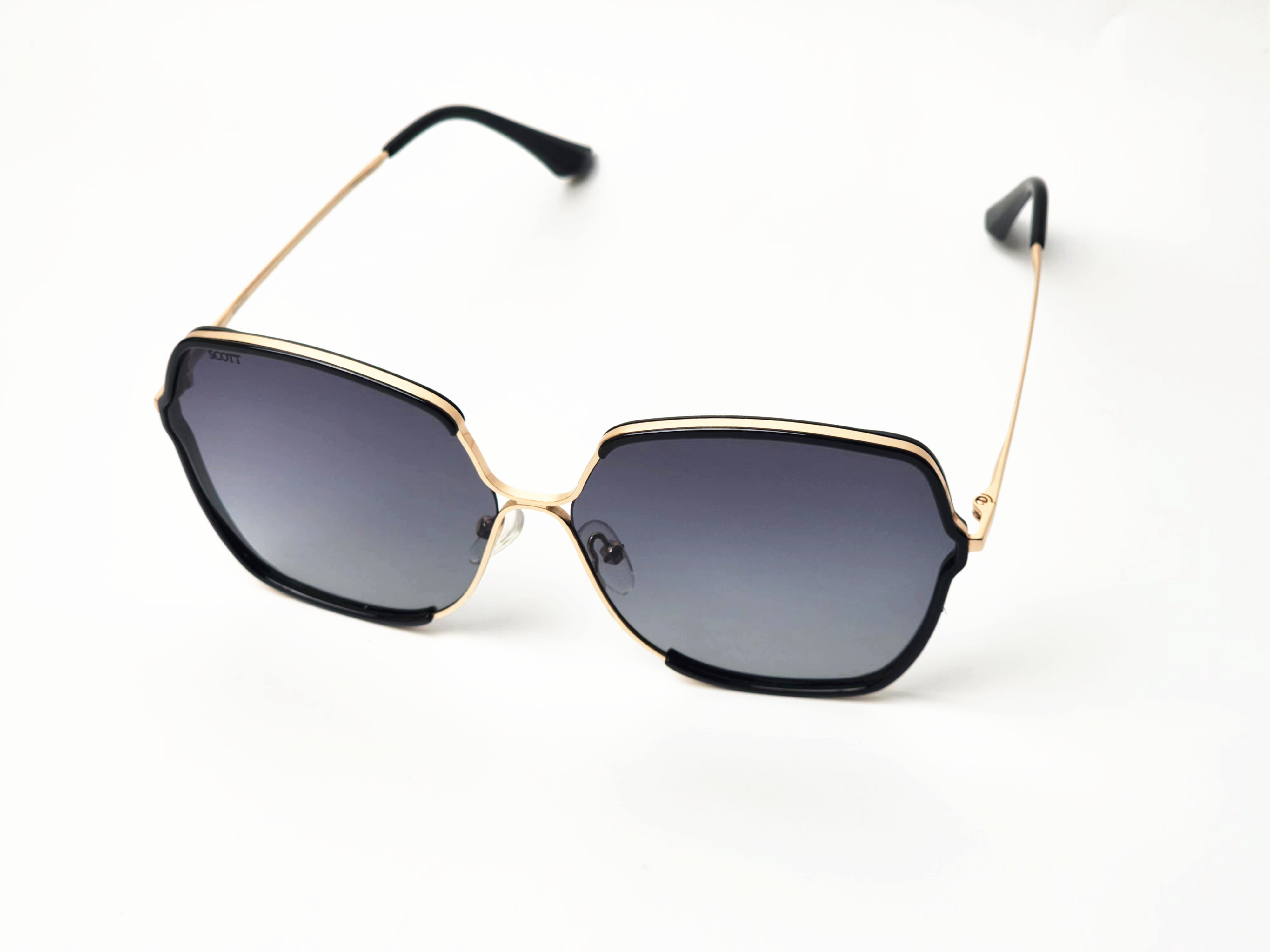 العالم من خلال العدسات: نظرة على النظارات المناسبة لكل وجه وأسلوب حياة