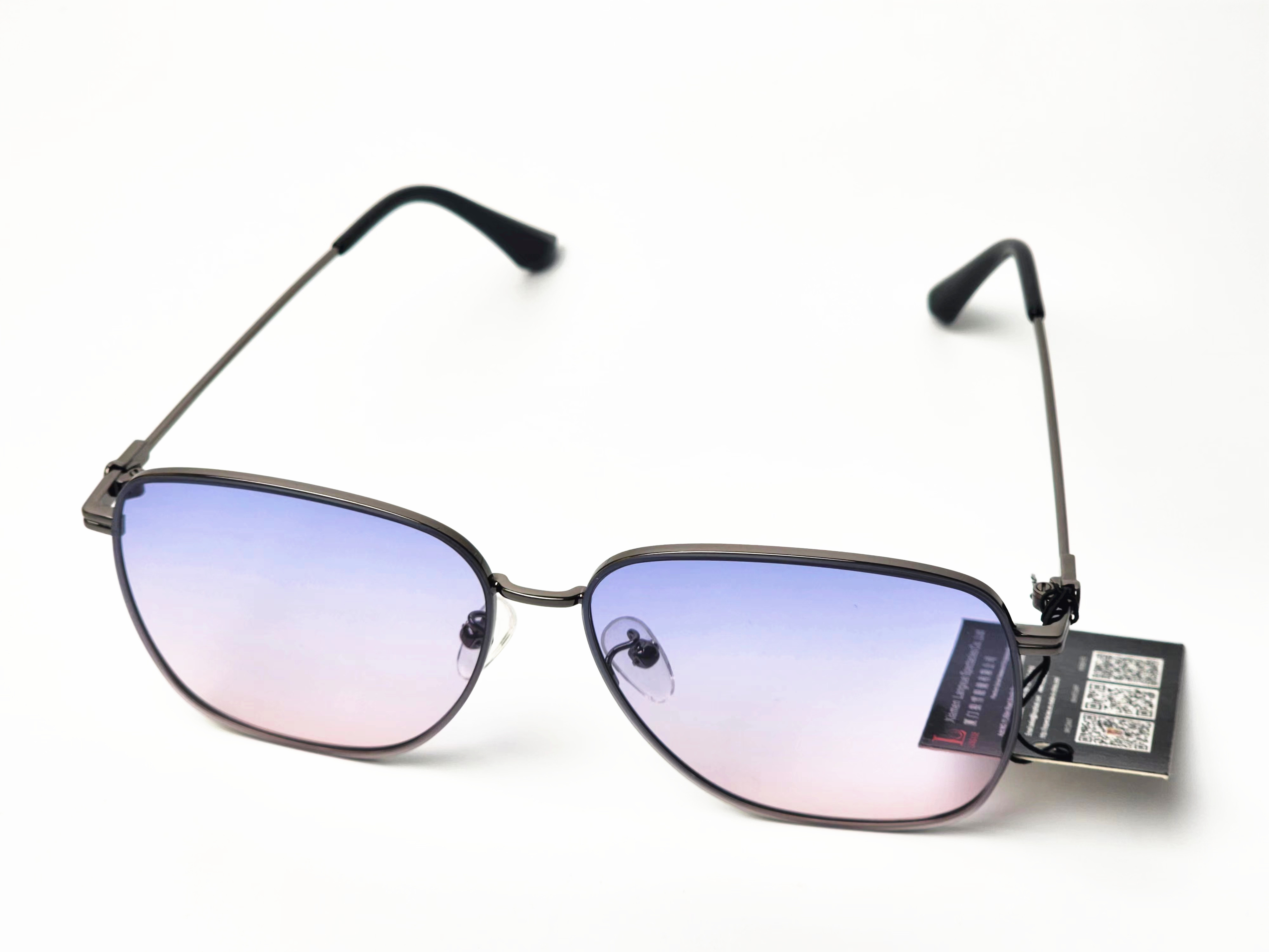 Navigating the World of Eyewear from Function to Fashion