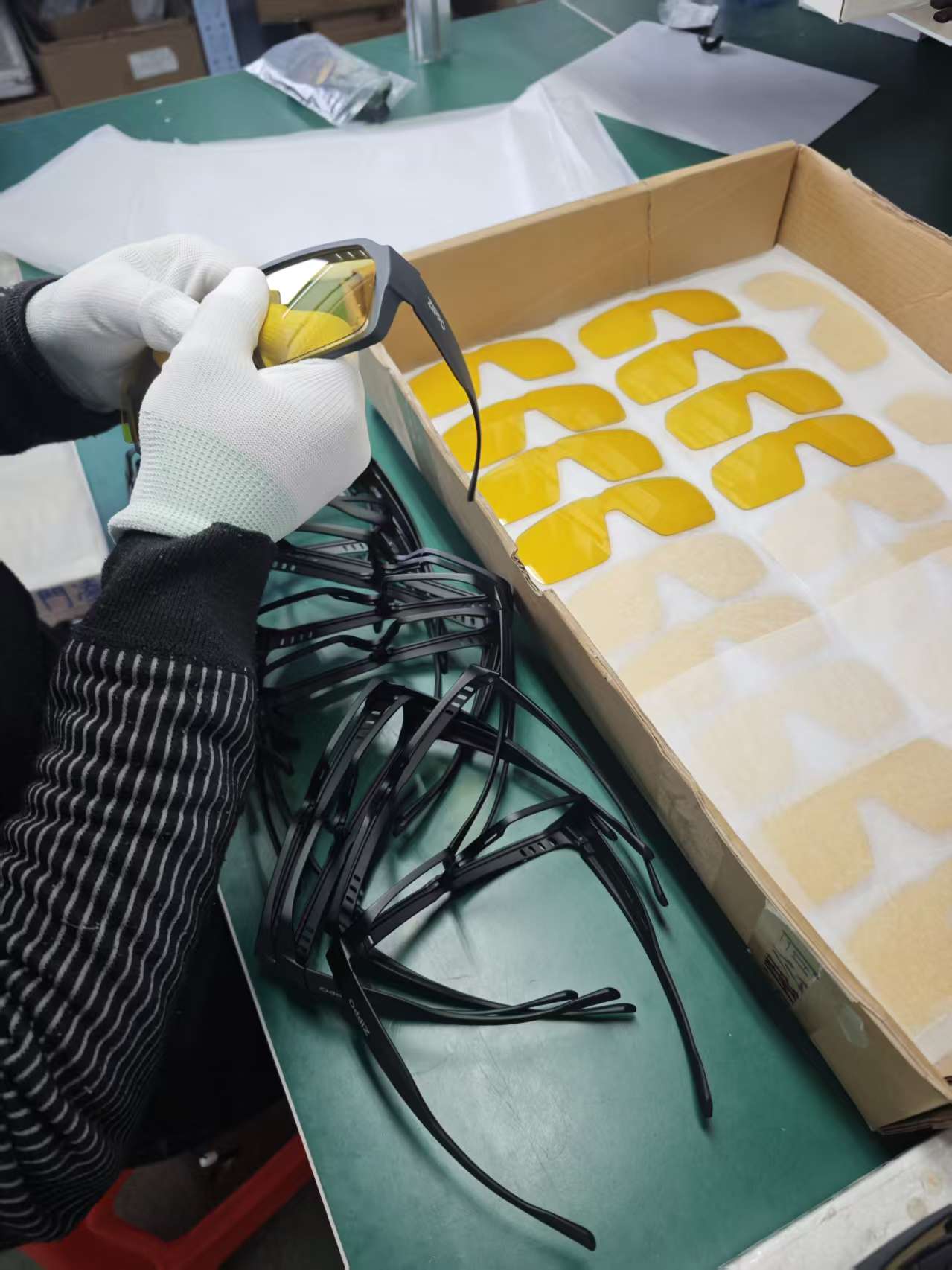 खेल चश्मे के प्रदर्शन का विकास