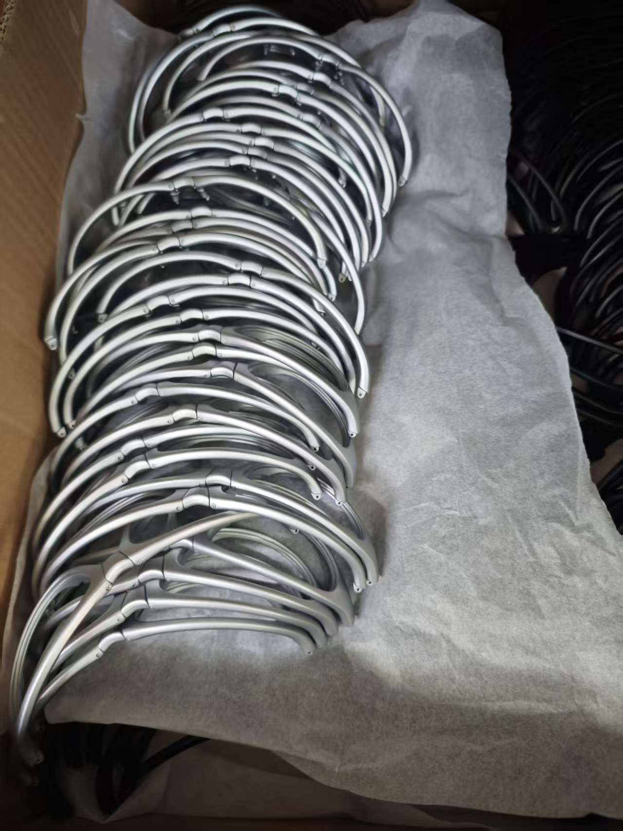 चश्मे के फ्रेम के लिए पसंदीदा निर्माता