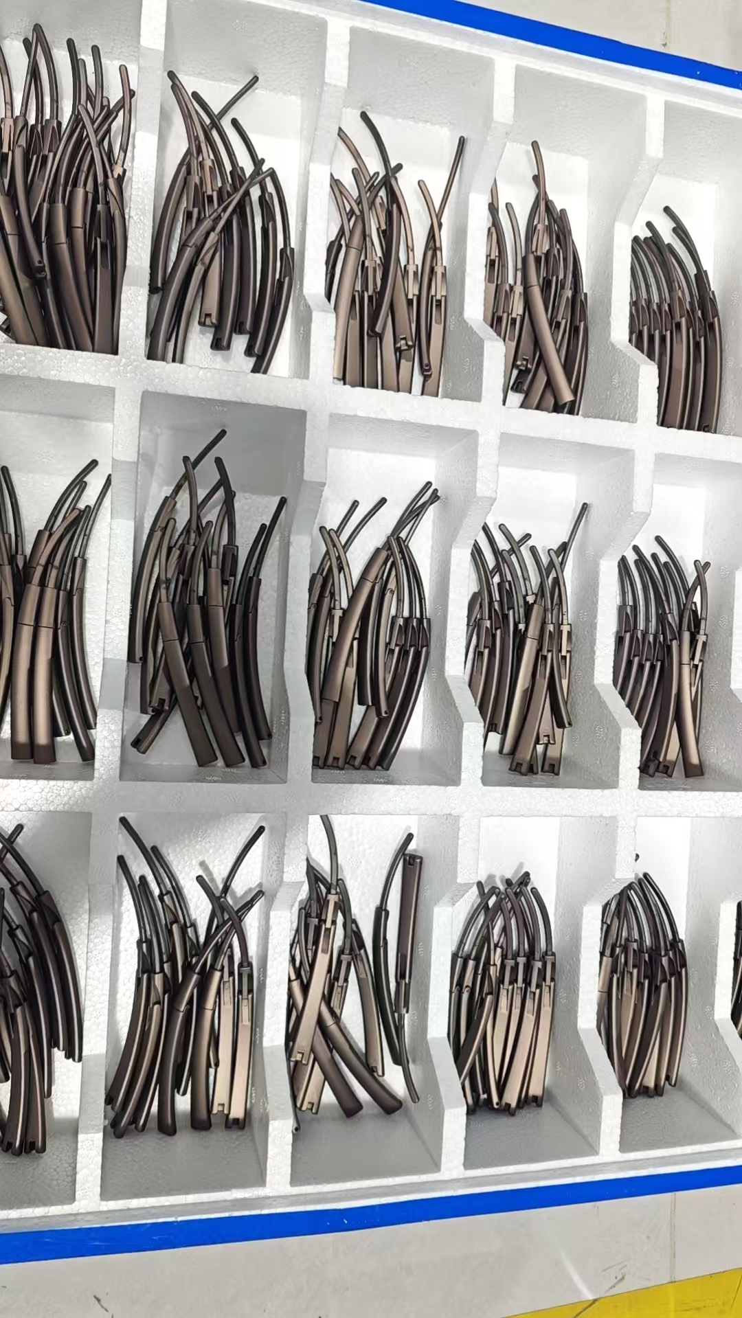 प्रीमियम ऑप्टिकल निर्माण में ग्रे रंग के चश्मे के फ्रेम का थोक व्यापार नया मानक क्यों है?