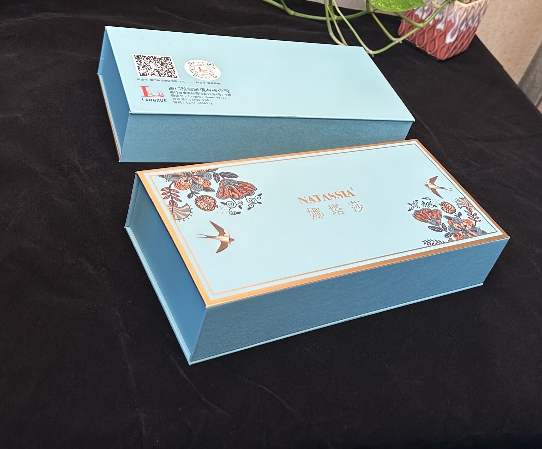 चश्मे के कवर चुनने और उन्हें अपनी पसंद के अनुसार ढालने के लिए संपूर्ण गाइड: पीयू लेदर से लेकर प्रीमियम सुरक्षा तक