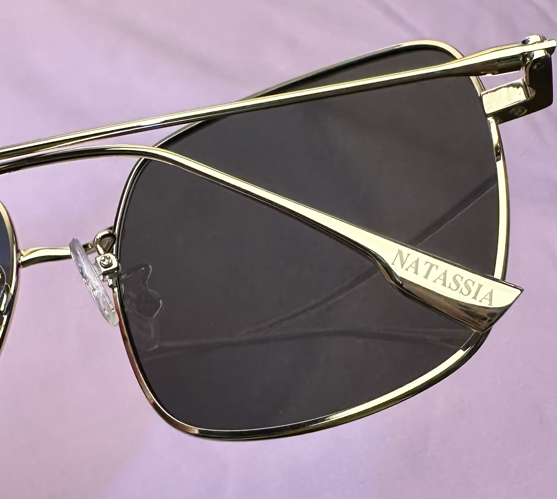 चश्मे के कवर के लिए संपूर्ण B2B खरीदार गाइड: सामग्री, सुरक्षा और प्रीमियम ब्रांडिंग