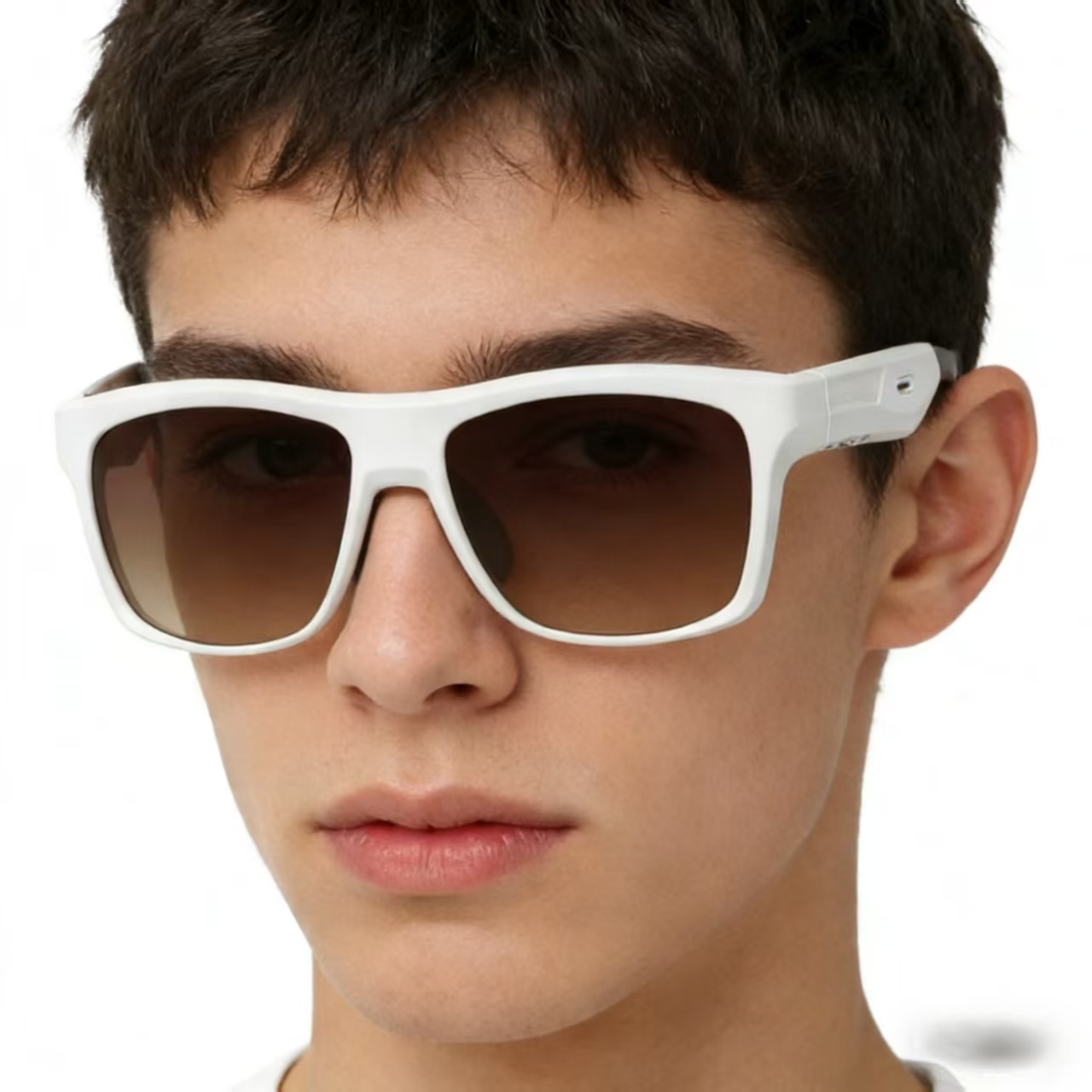 इलेक्ट्रॉनिक टिंटिंग चश्मों के लिए संपूर्ण गाइड: व्यक्तिगत चश्मे के क्षेत्र में क्रांतिकारी बदलाव