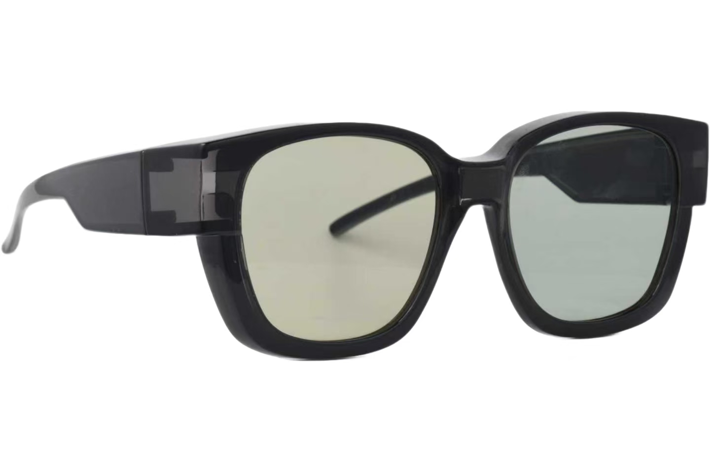 स्मार्ट चश्मों का विकास: तकनीक से लैस चश्मे और पहनने योग्य कांच के उपकरण हमारी दृष्टि को नया आकार दे रहे हैं