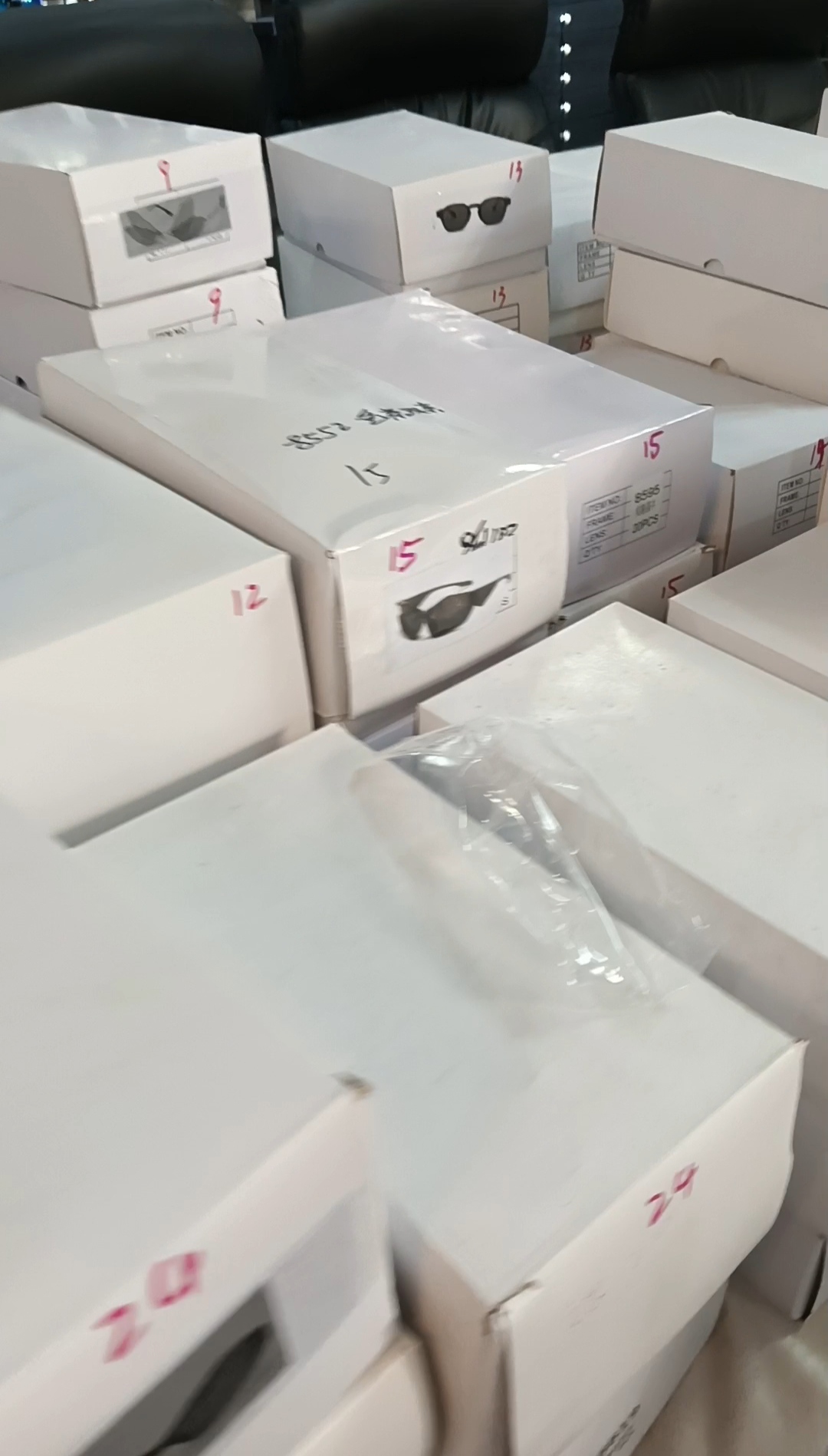 समझदार रिटेलर रेडी-टू-शिप सनग्लासेस और बल्क में उपलब्ध एसीटेट सनग्लासेस क्यों चुनते हैं?