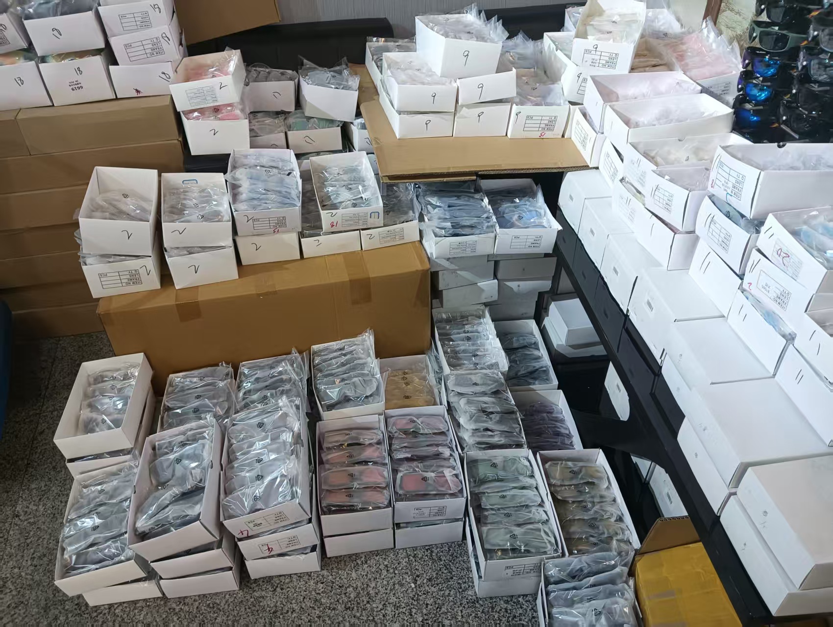 चश्मे के आंतरिक पैकेजिंग बॉक्स, धूप के चश्मे के व्यक्तिगत आंतरिक बॉक्स, चश्मे के खुदरा आंतरिक कार्टन और सुरक्षात्मक चश्मे के आंतरिक बॉक्स के लिए एक संपूर्ण गाइड