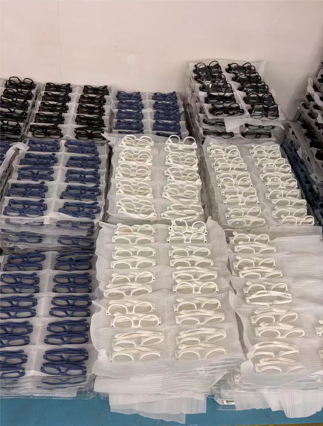 Vente directe d'usine de montures de lunettes d'affaires pour hommes Vente directe d'usine de montures de lunettes d'affaires pour hommes