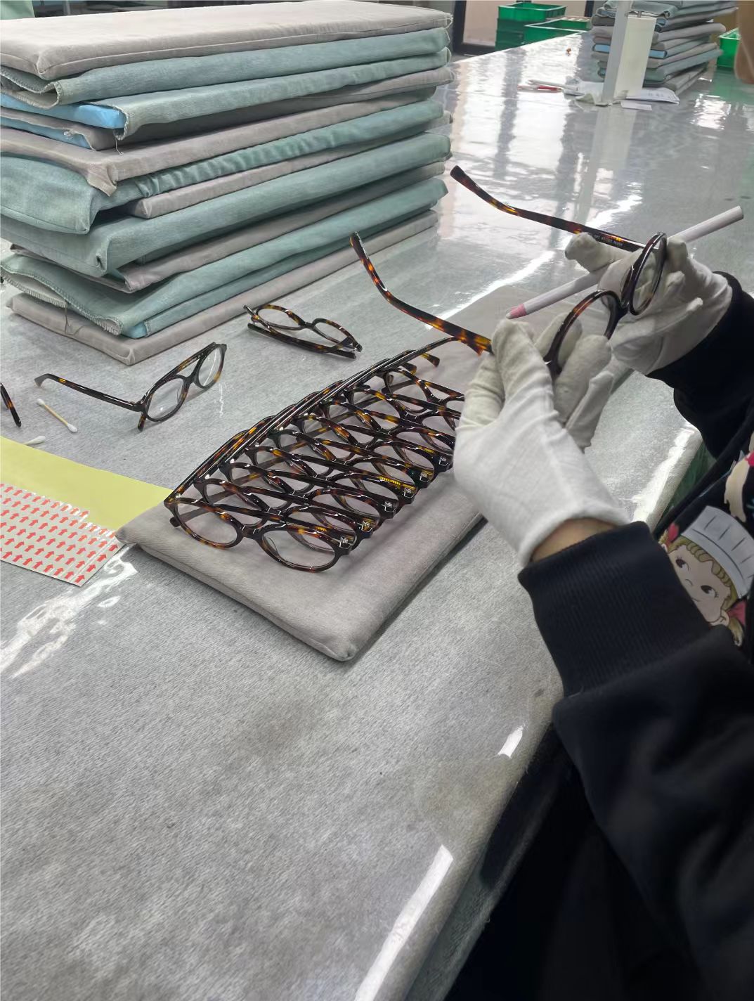 Klasik Oval Kaplumbağa Kabuğu Desenli Çerçeve Kapsamlı Sevkiyat Öncesi Kalite Kontrolü Klasik Oval Kaplumbağa Kabuğu Desenli Çerçeve Kapsamlı Sevkiyat Öncesi Kalite Kontrolü