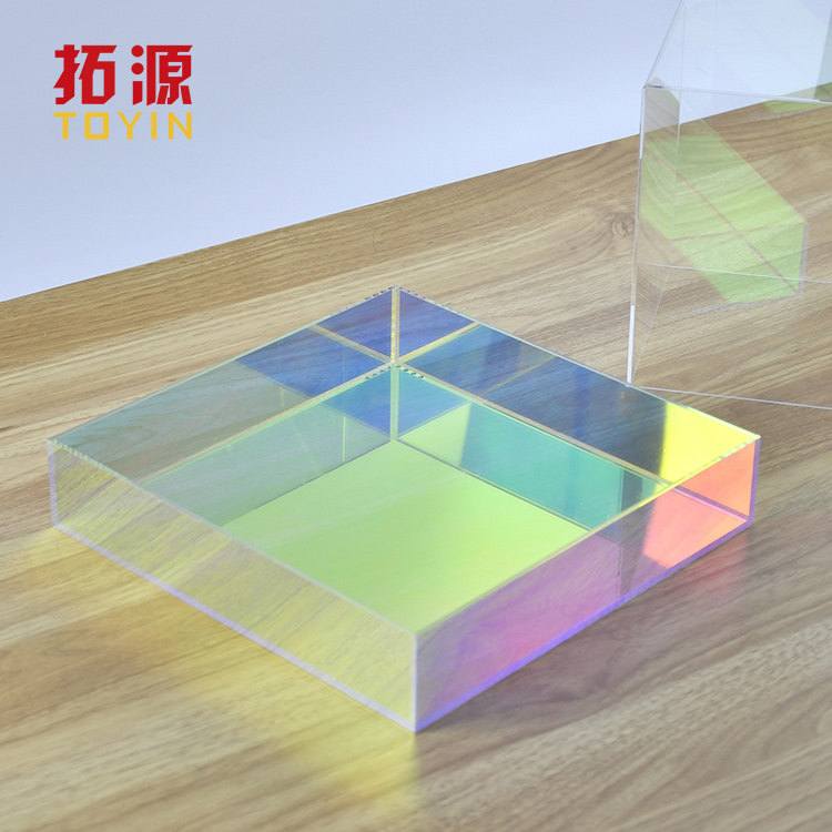 Farbige Acrylboxen
