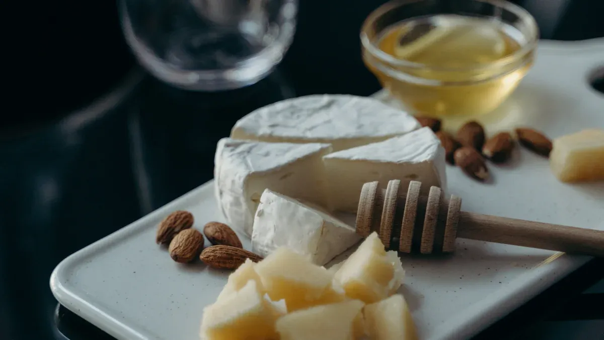 Best Versatile Round Acrylic Trays for Entertaining in 2025