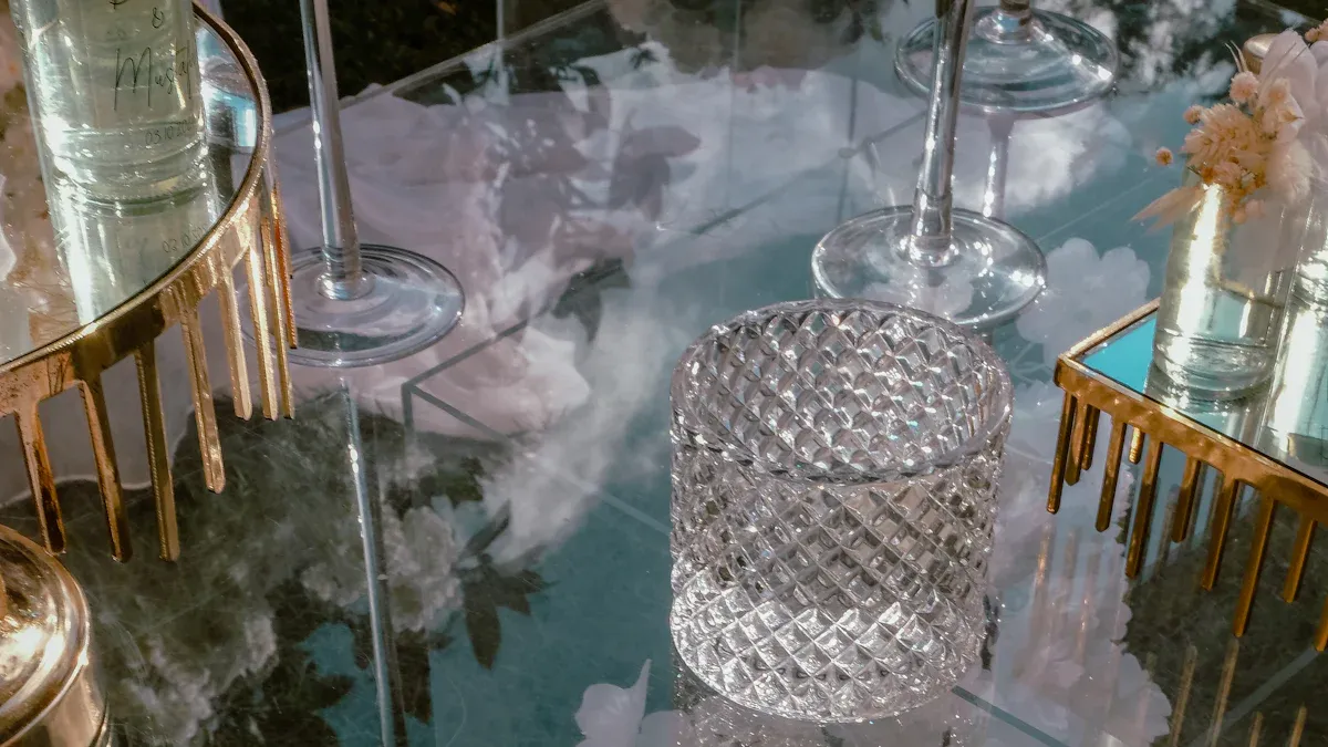 Round Acrylic Trays Designs and Practical Uses Explained