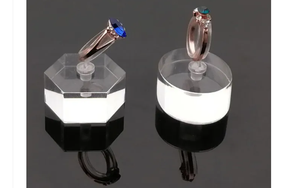 What Sets Acrylic Earrings Apart from Other Jewelry