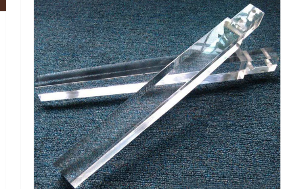 Clear Advantages of Acrylic Table Legs in Today’s Modern Design