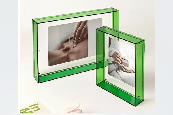 Fantastic finds for the best acrylic frame stands