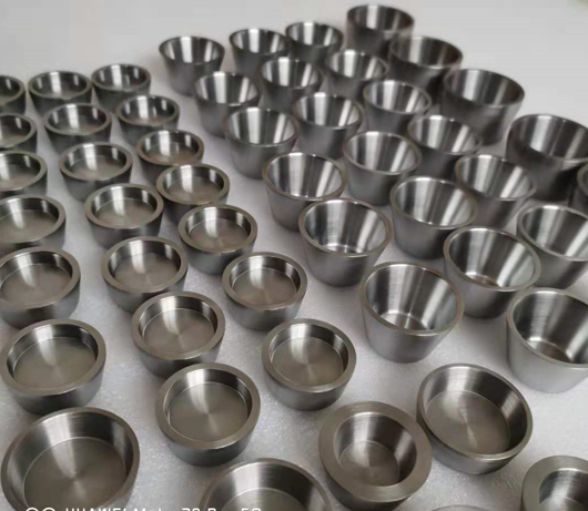 Cylindrical Pure Molybdenum Crucible Liners Container