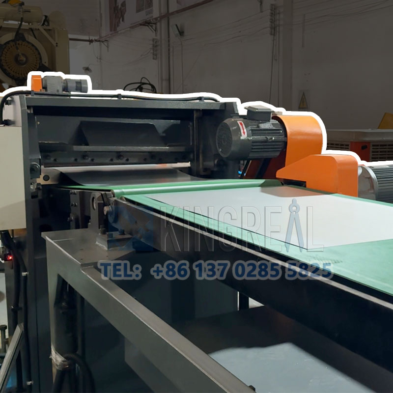 Metal cut to length machine