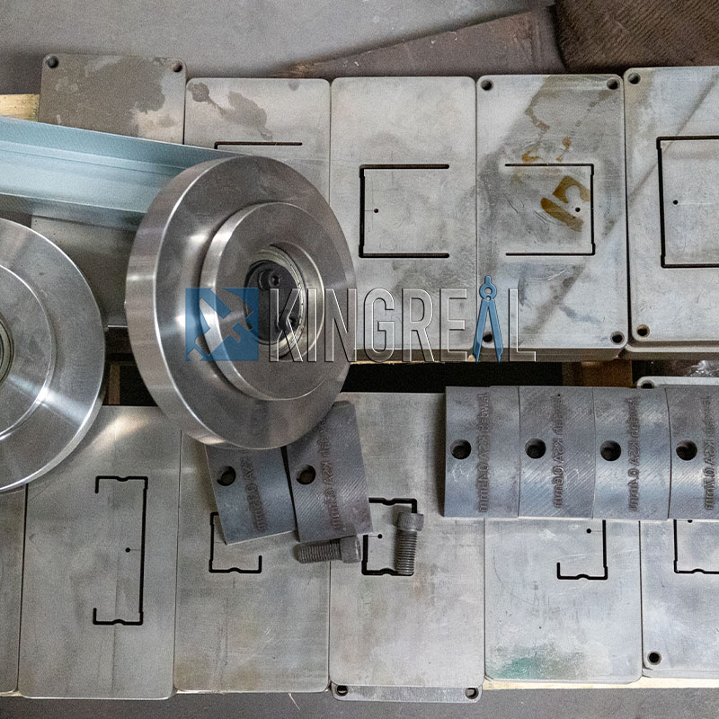 drywall stud and track machine
