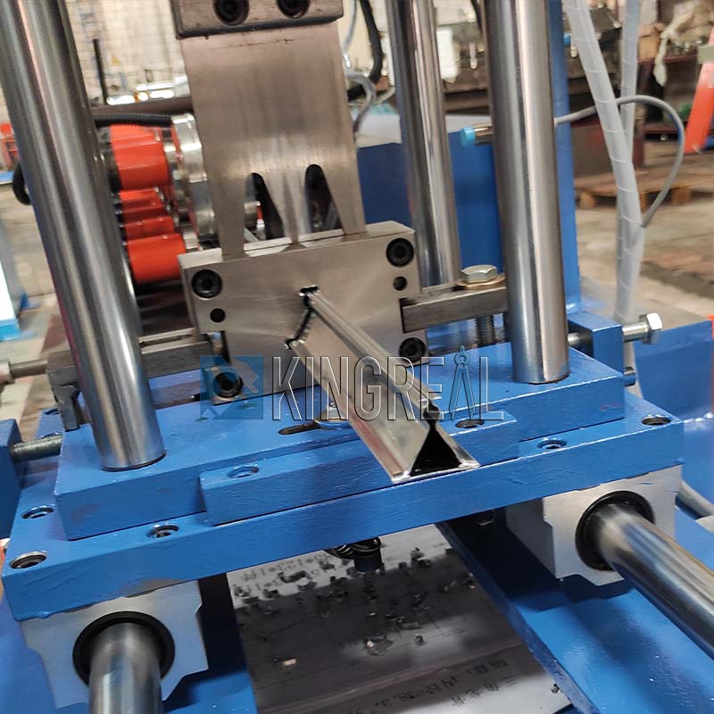 roll forming machine