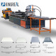 Máquina para fabricar techos con tiras lineales de metal