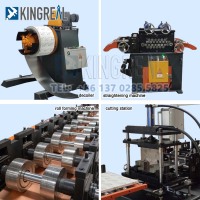 Machine de fabrication de plafonds à bandes linéaires métalliques