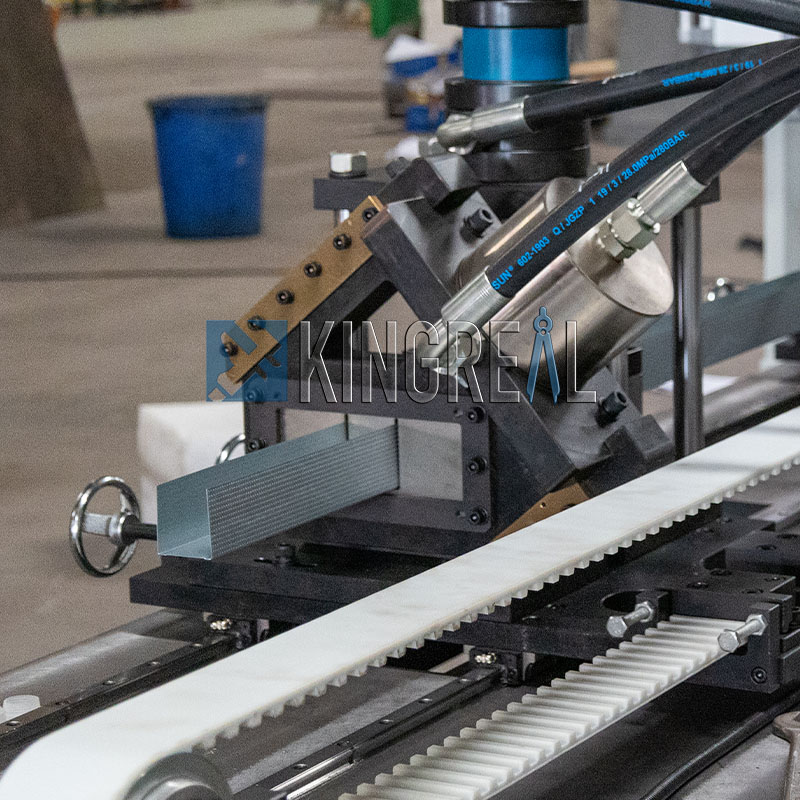roll forming machine