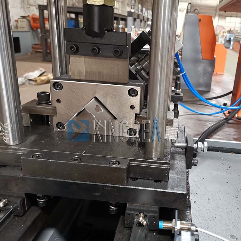 roll forming machine