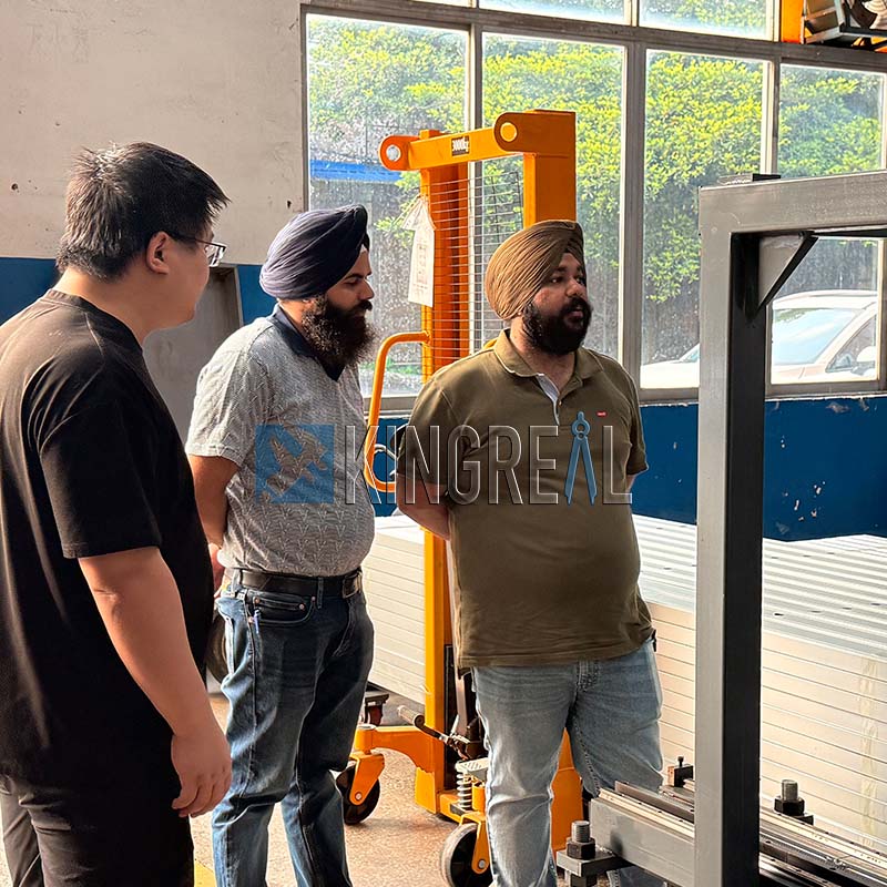 pallet upright rack machine