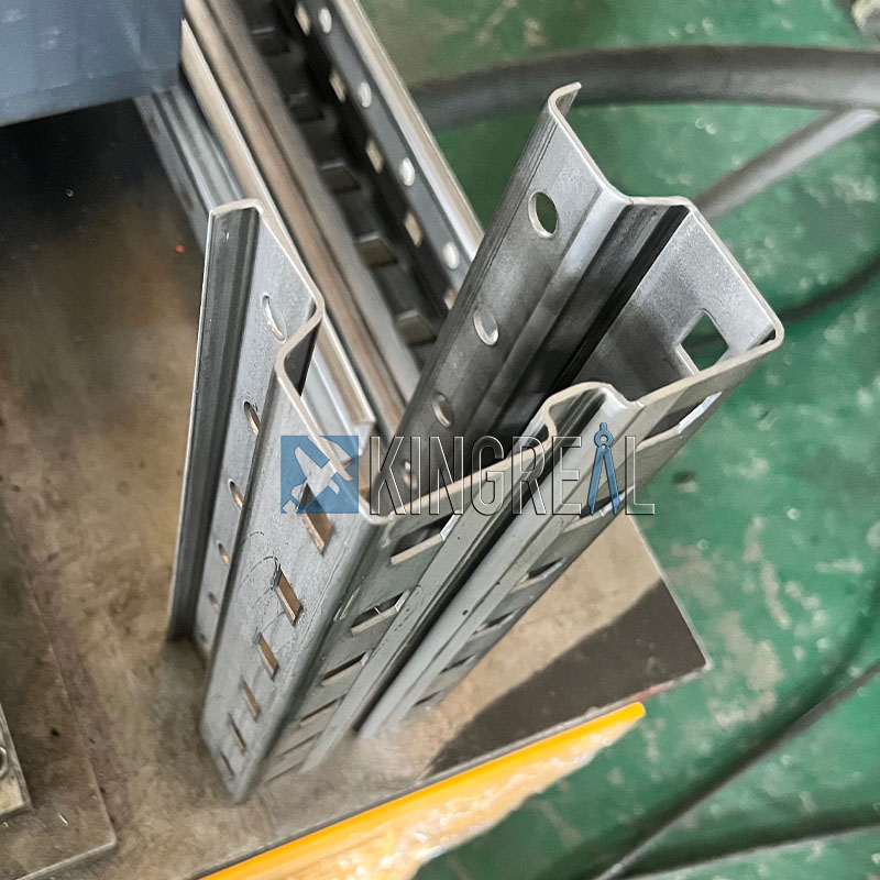 warehouse pallet rack machine