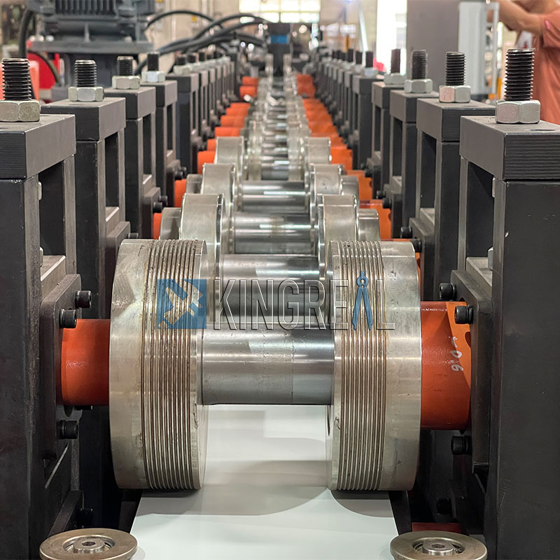 roll forming machine