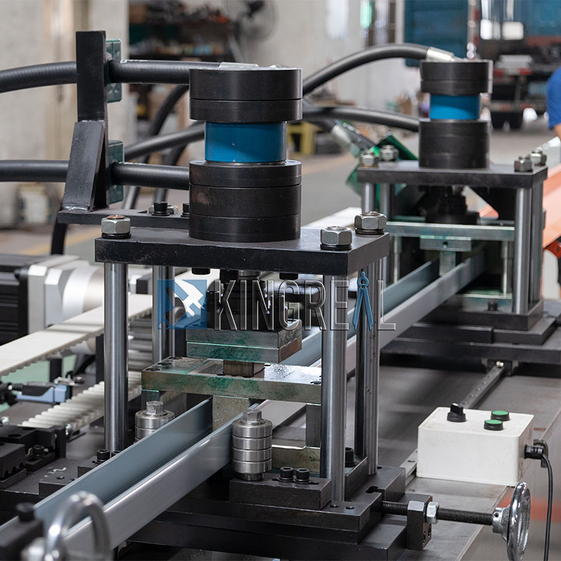 roll forming machine