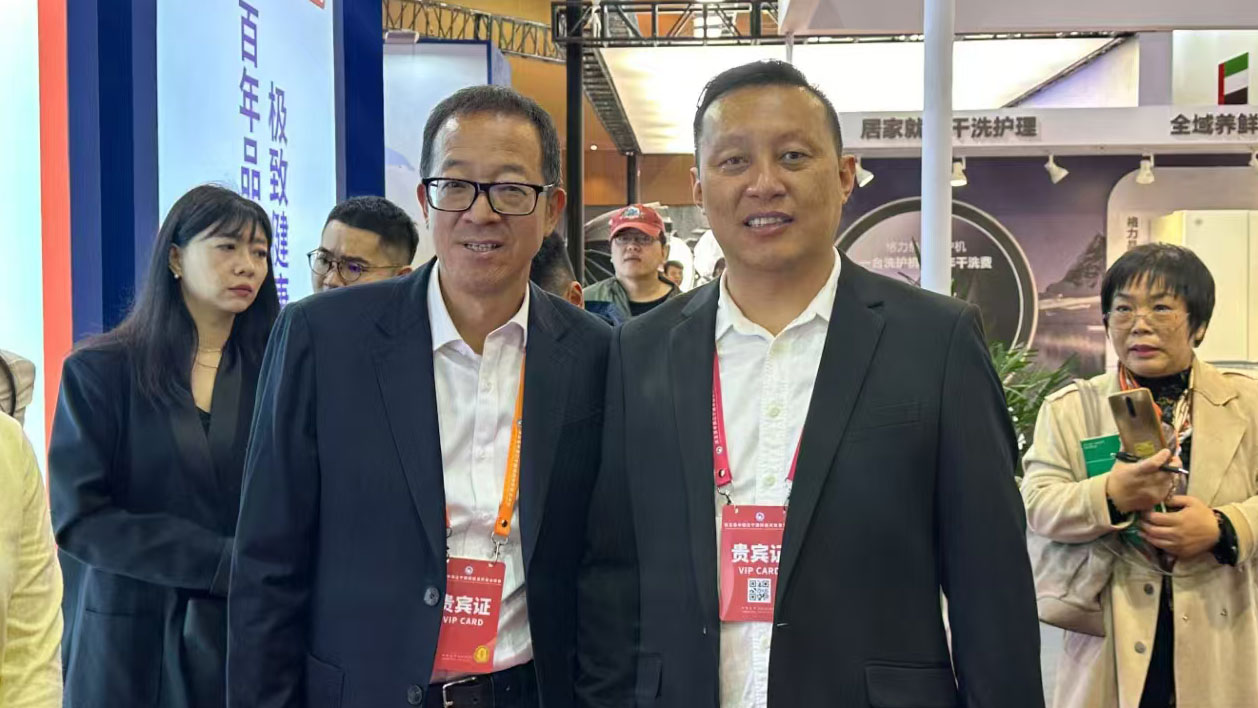 aluminum door system