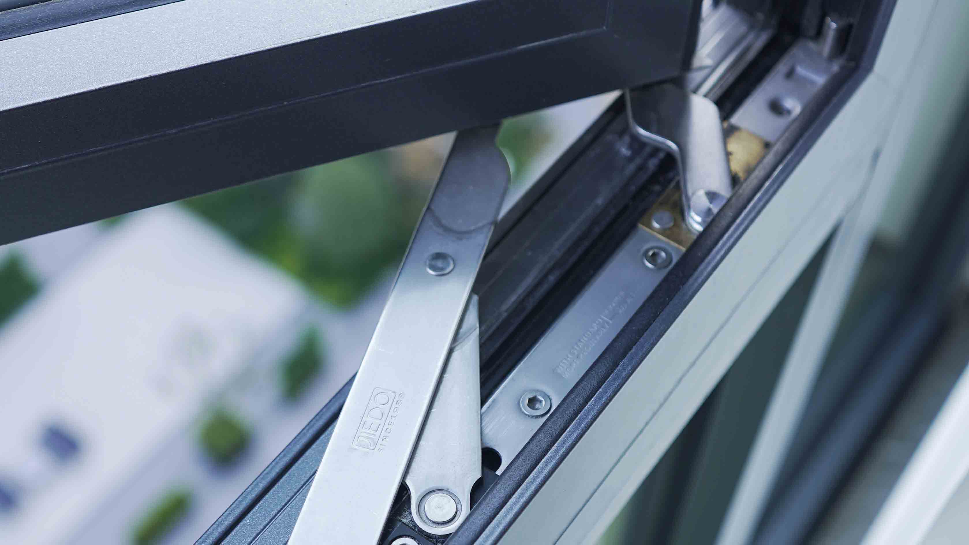 Outward opening aluminum casement windows