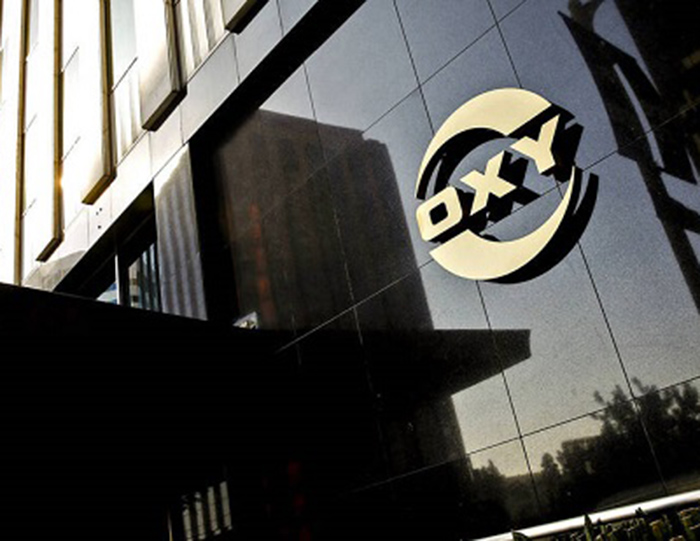 Occidental Petroleum Plunges 7.5%