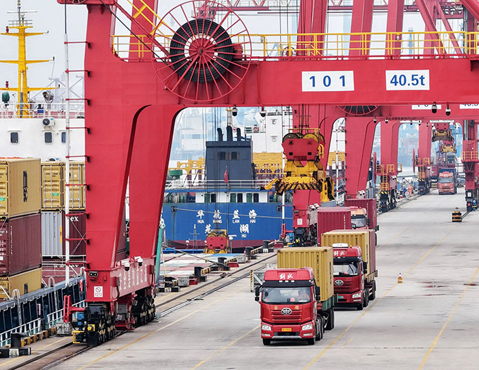China's Foreign Trade Growth Rate Accelerates Quarter by Quarter