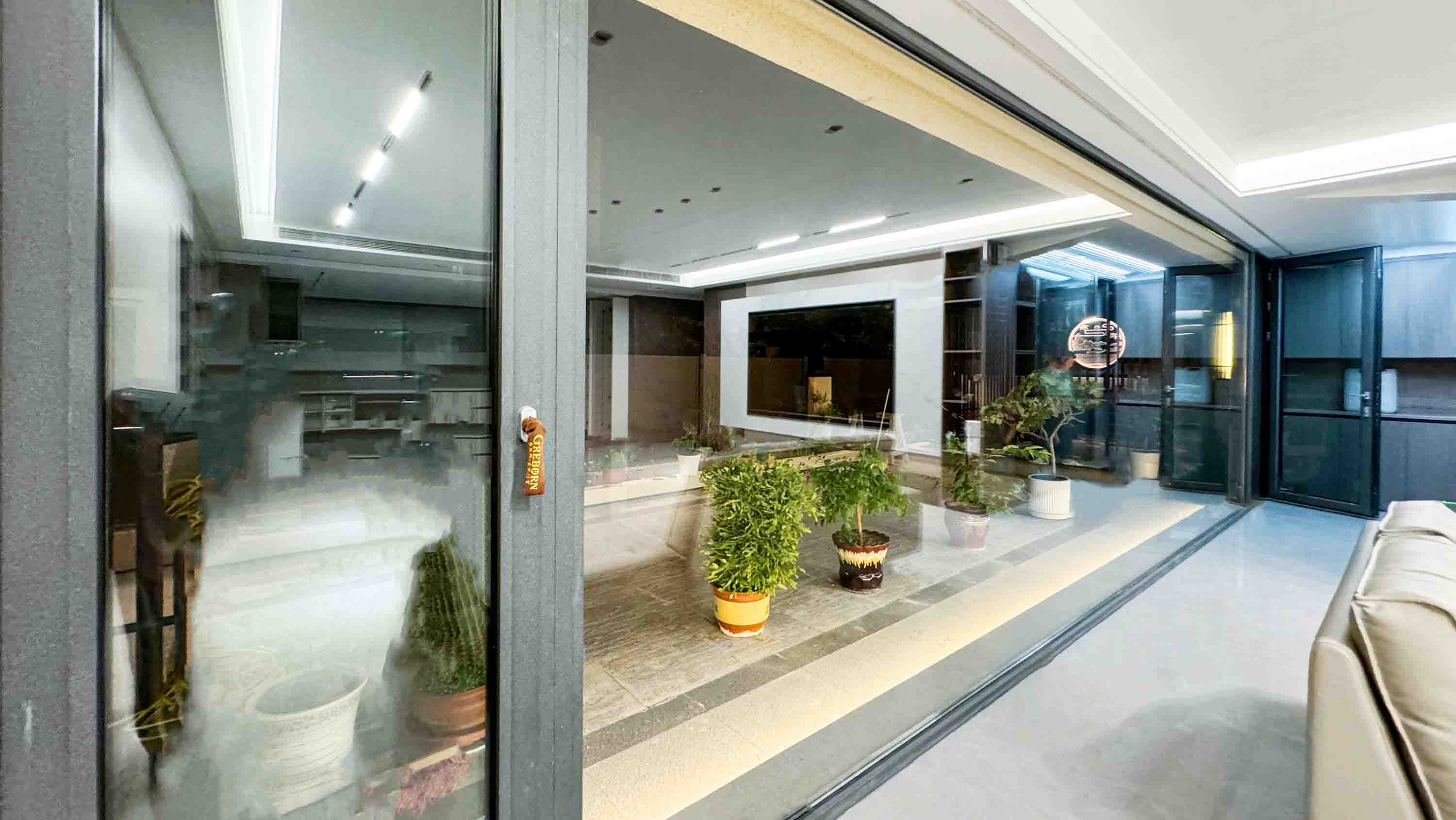Aluminum Bi-folding Door Aluminum Bi-folding Door