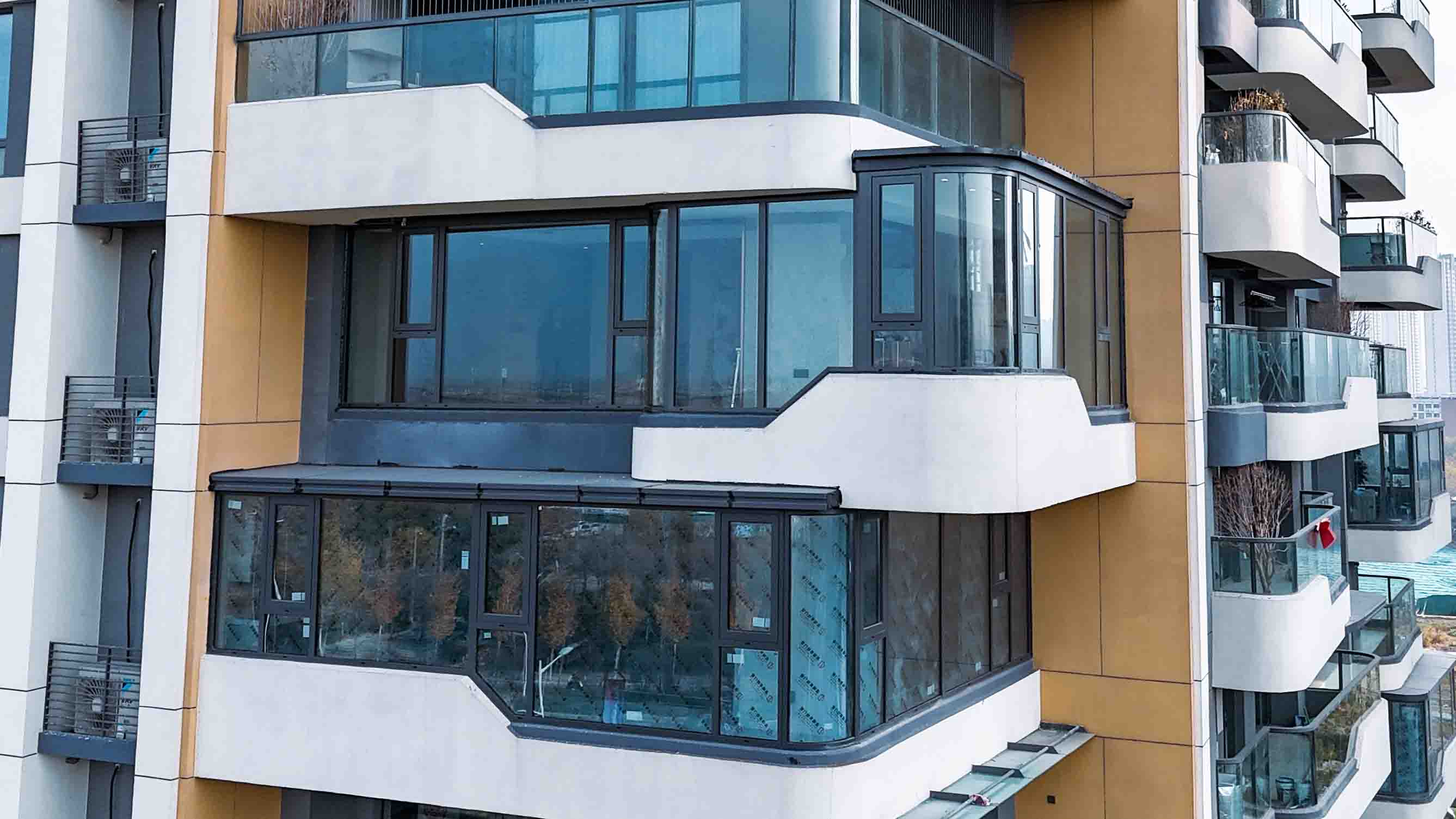 Minimal Curtain Wall