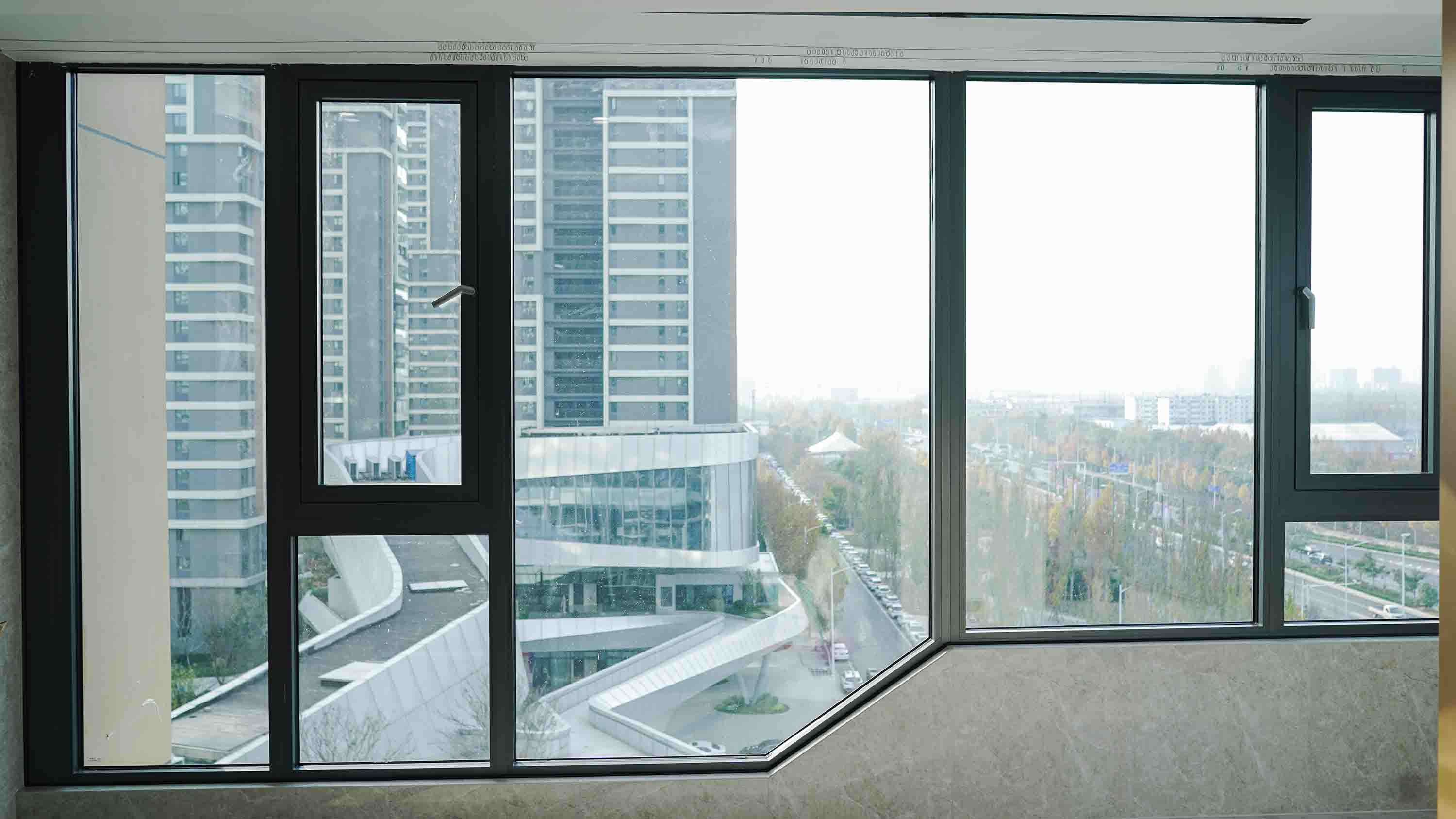 Minimal Curtain Wall