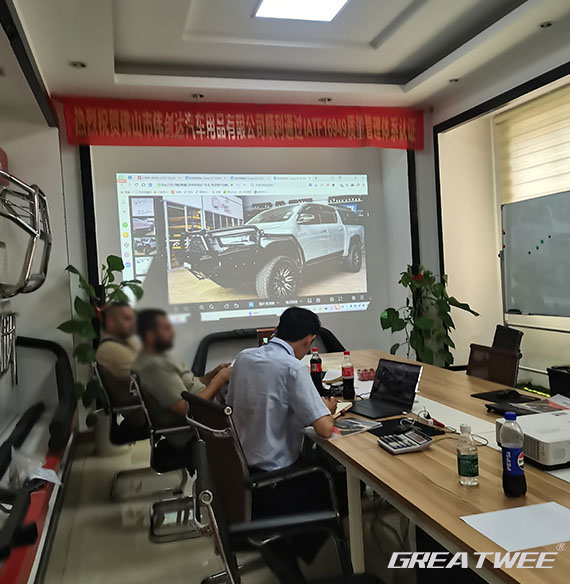 OEM/ODM Service Platform Roof Rack and front bumper Manufacturing