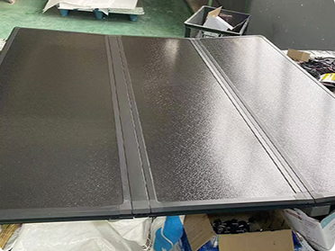 4x4 Pickup Hard Folding Tonneau Cover 4x4 Pickup Hard Folding Tonneau Cover