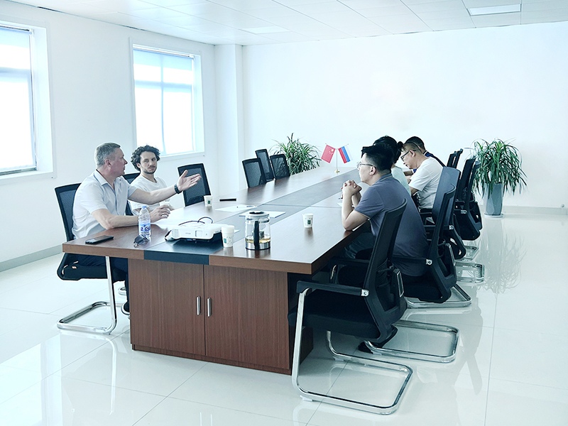 Pleasant negotiations with foreign friends