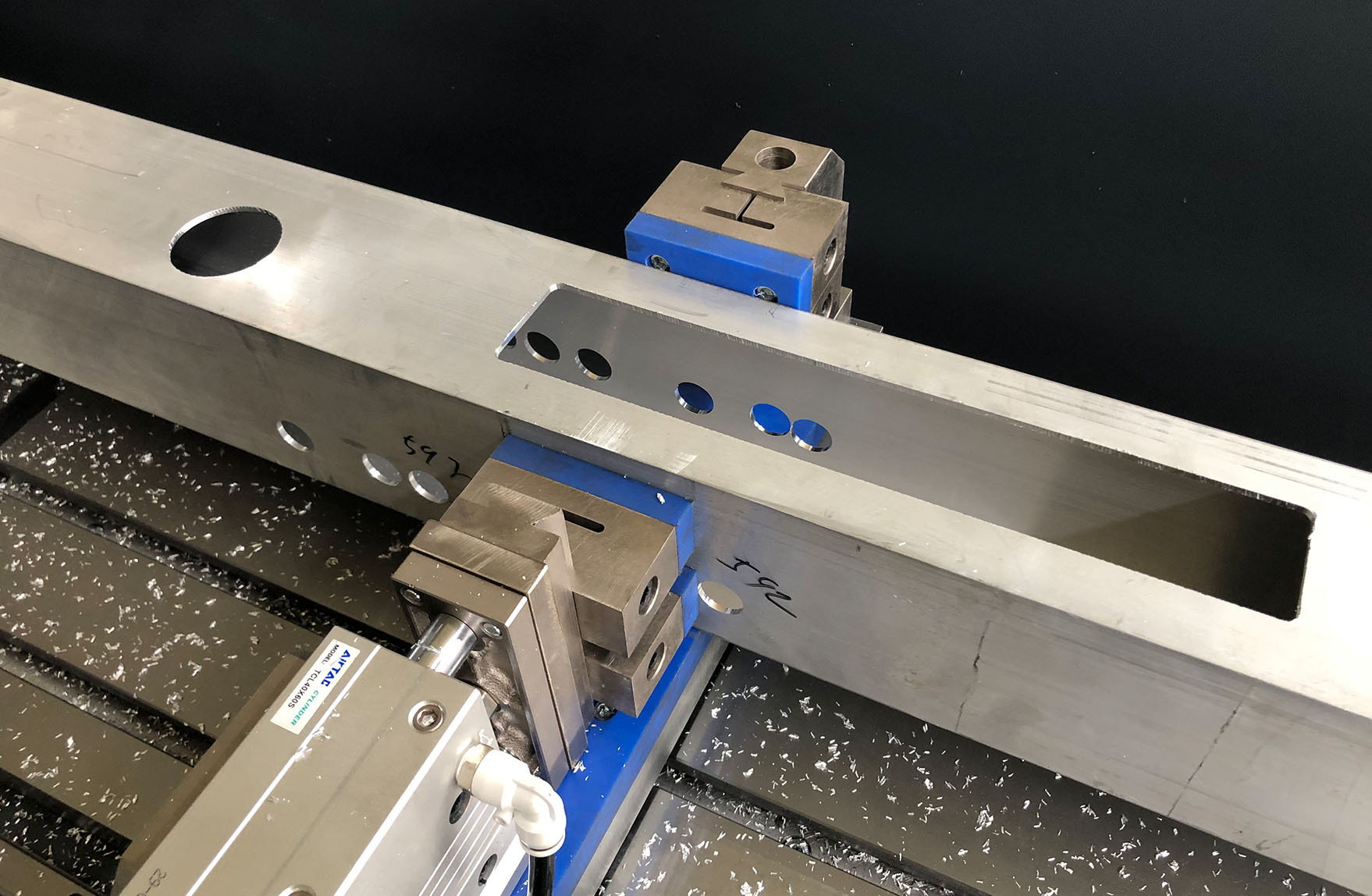 6000mm Aluminum Extrusion CNC Drilling Milling Machine 4000mm