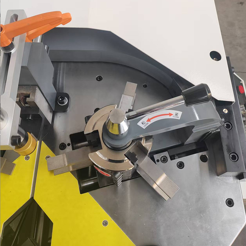 Aluminum Profile knife storage type Corner Crimping Machine LZJA3-120AF