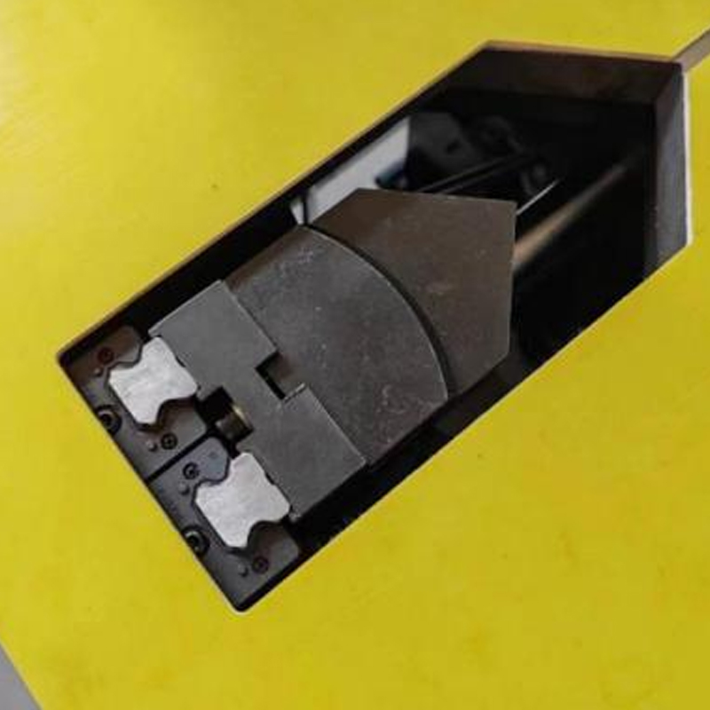 Single - Head Corner Crimping Machine