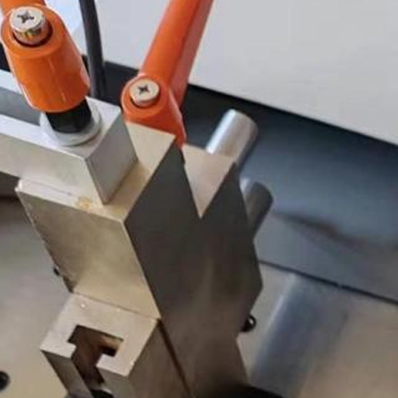 CNC Corner Crimping Machine