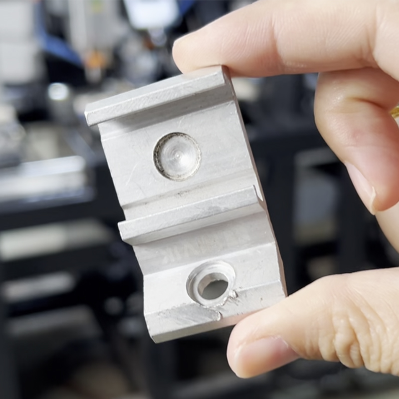 Aluminum Corners Machine