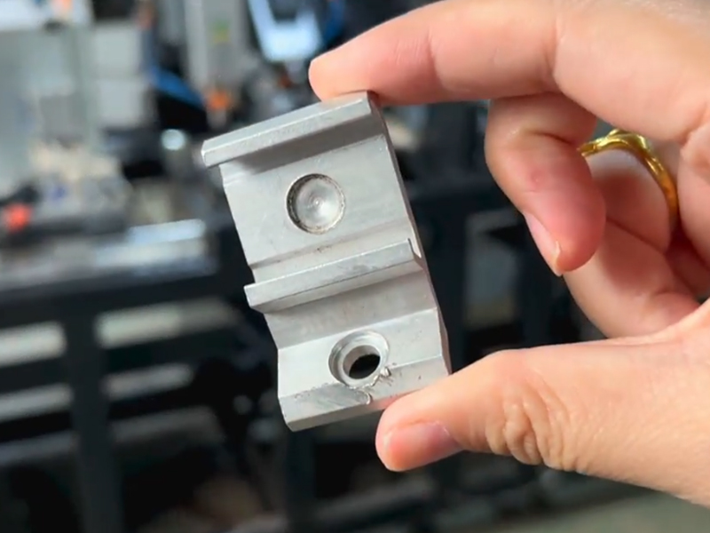 Aluminum Corners Machine