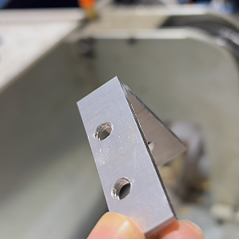 Automatic drilling tapping cutting machine